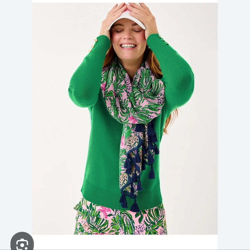 Green Sweater with Pink and Green Patterned Scarf New Never use Never Open